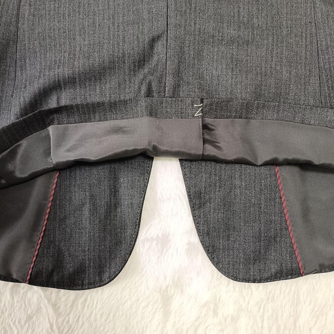 未使用級☆23区 パンツスーツ セットアップダークグレー ストライプ サイズ44