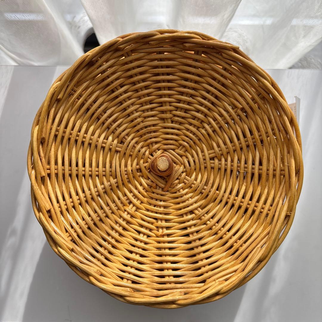 ラタン　藤　りんご　小物入れ　新品 バスケット　蓋付き