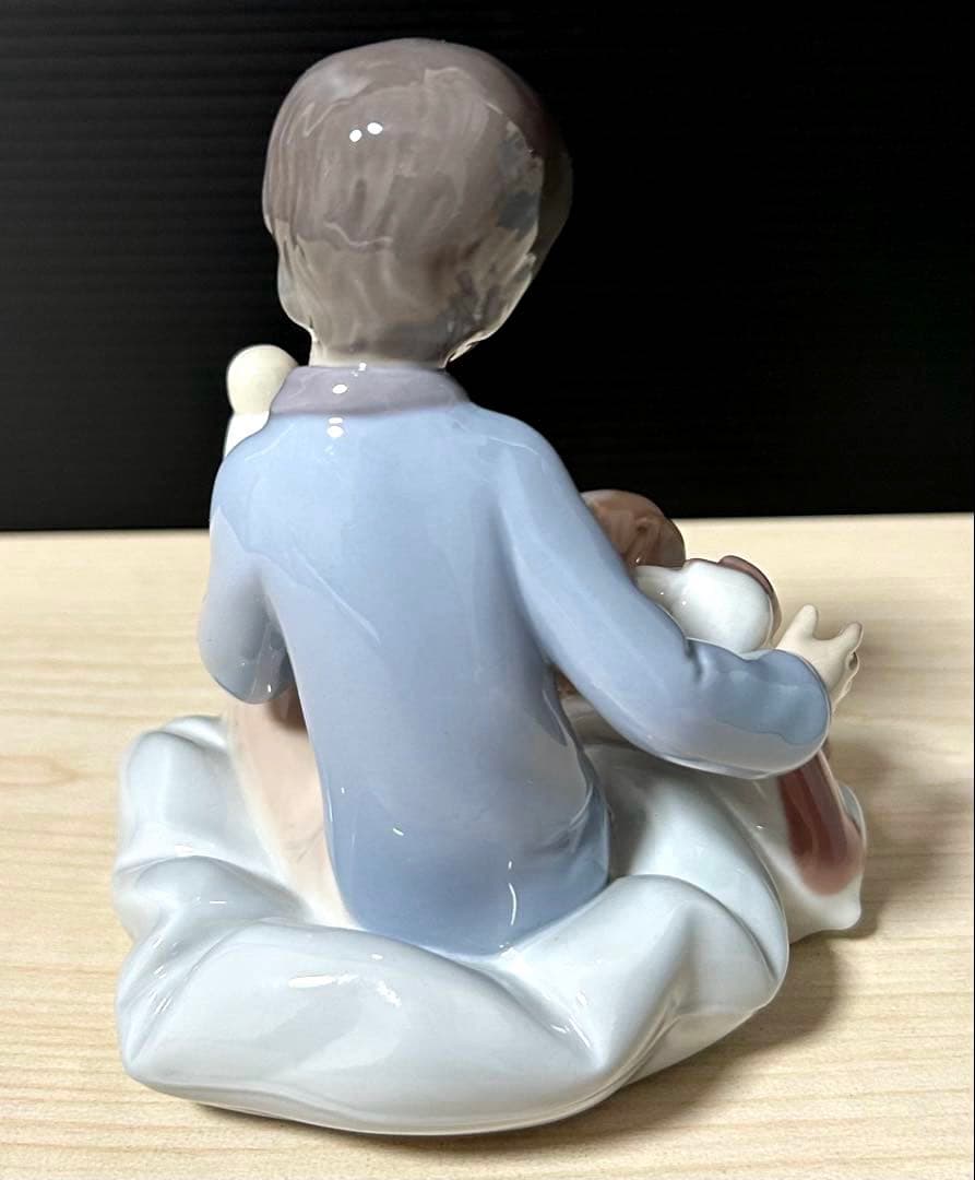 ミ*ト様 ※オリジナルボックス付属　LLADRO リヤドロ 『僕の友達』6983