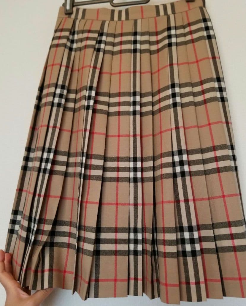 バーバリーキッズスカート未使用近 美品 上品丈 ノバチェック 茶 150 160