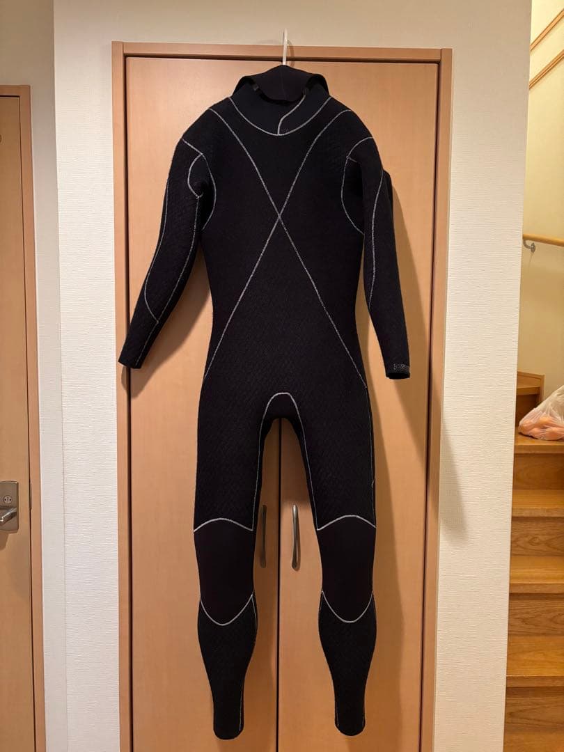 最終価格AIDENTIFYブラック セミドライMサイズ 4.5㍉未着用