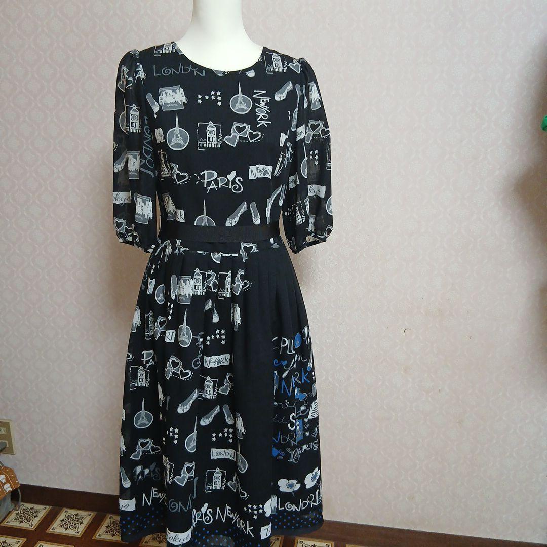 パリとニューヨークのイラスト ワンピース