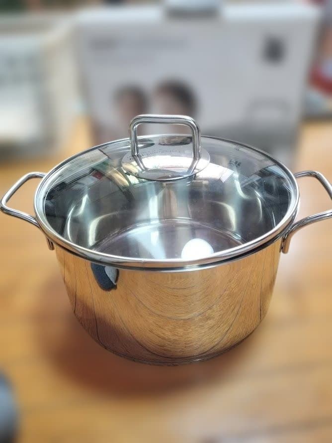 ☆新品未使用☆　WMF ProfiSelect 両手鍋