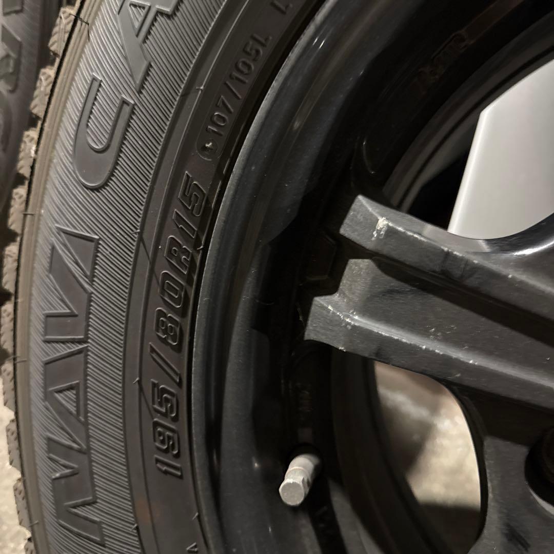 ハイエース　スタッドレスタイヤアルミセット東京都引き取り限定flex