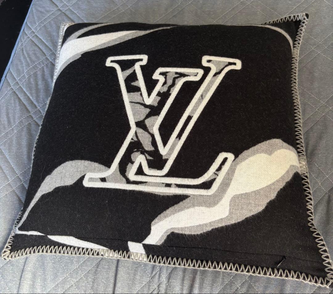 ルイヴィトン クッション