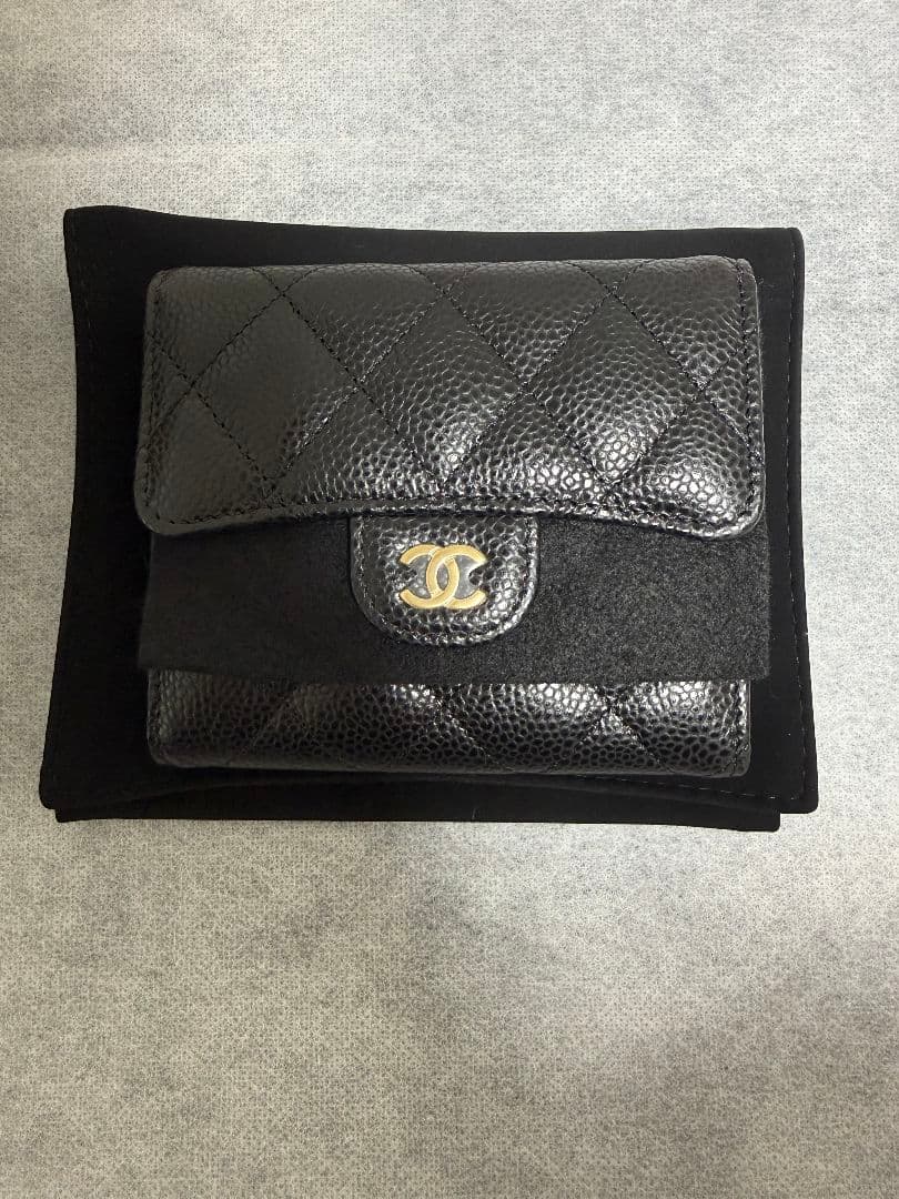 シャネル　クラシック スモール ウォレットキャビアスキン