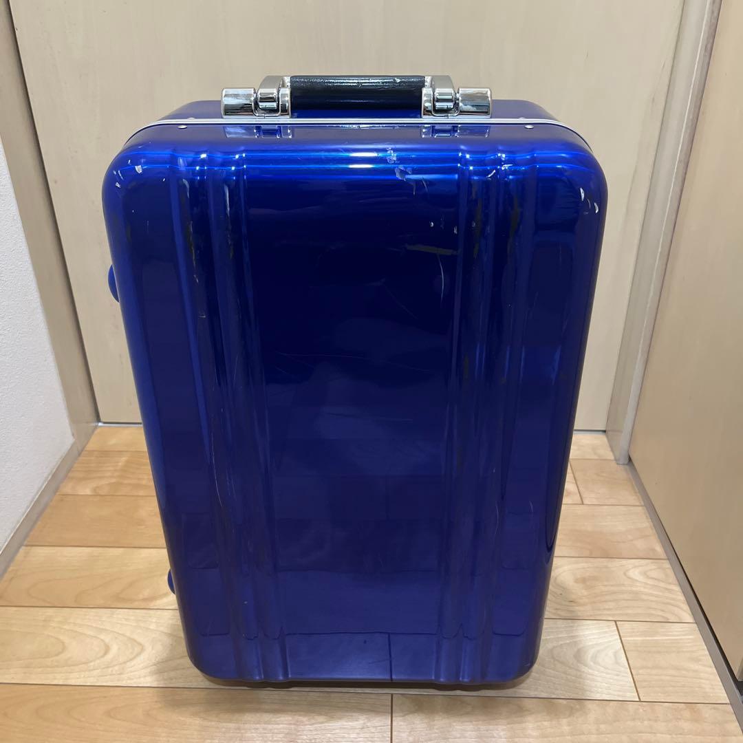 ゼロハリバートンスーツケースポリカーボネートタイプ　機内持ち込み