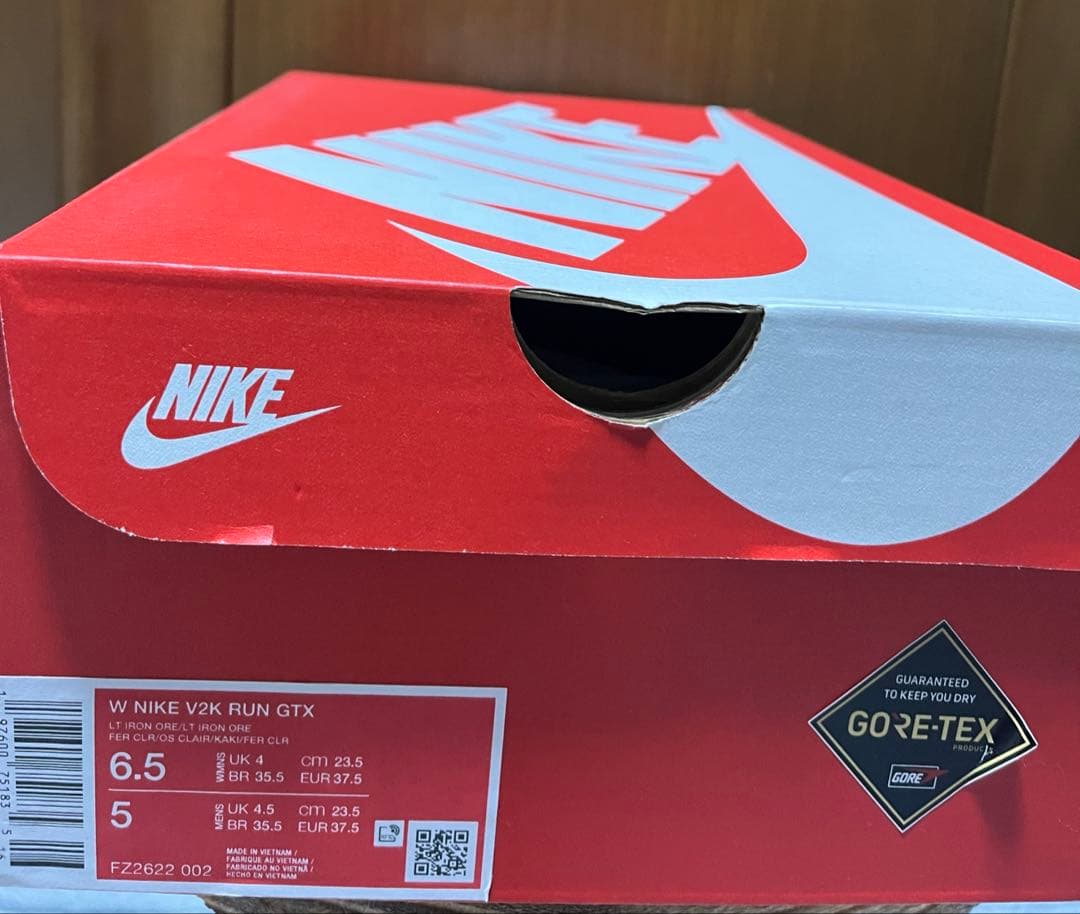 NIKE v2k run GTX ／ White 23.5cm