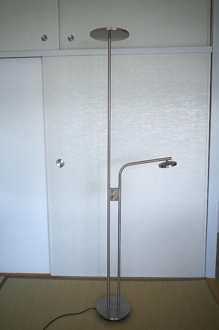 IKEA ISJAKT（イスヤクト）LEDフロアランプ