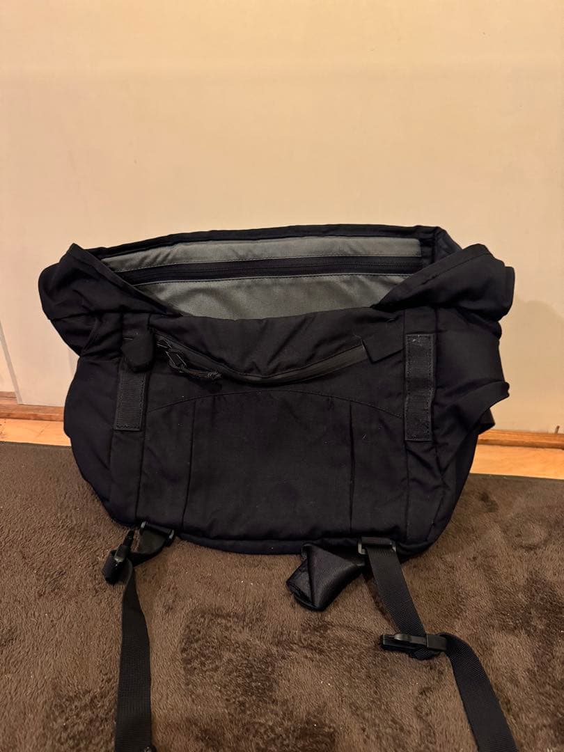 MYSTERY RANCH メッセンジャーバッグ ブラック　オレンジタグ　廃盤