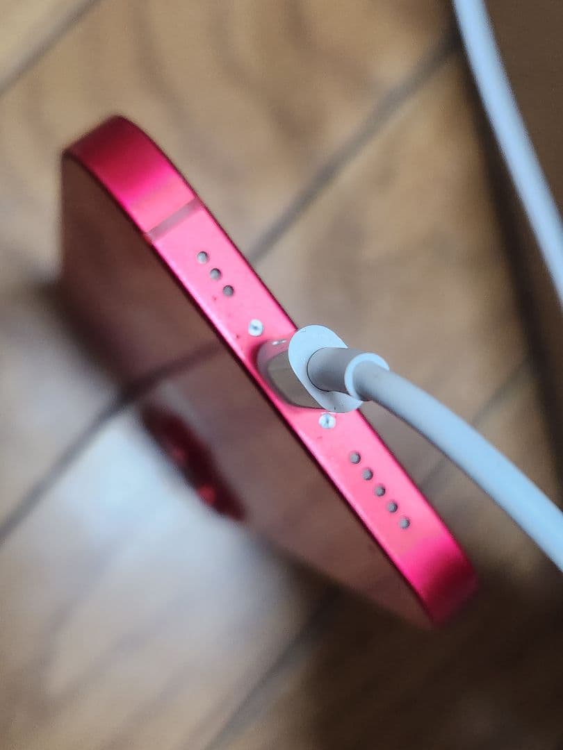 まーです。iphone 14 128GB レッド　訳あり