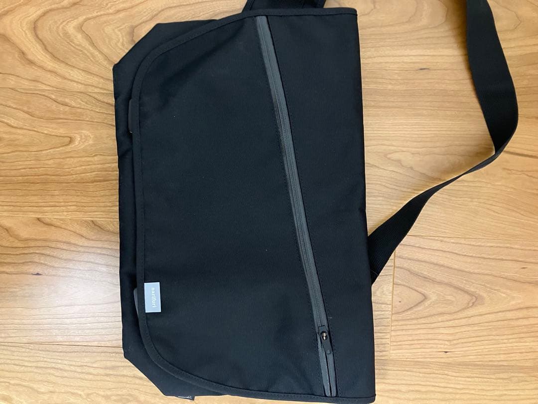 narifuri メッセンジャーバッグ