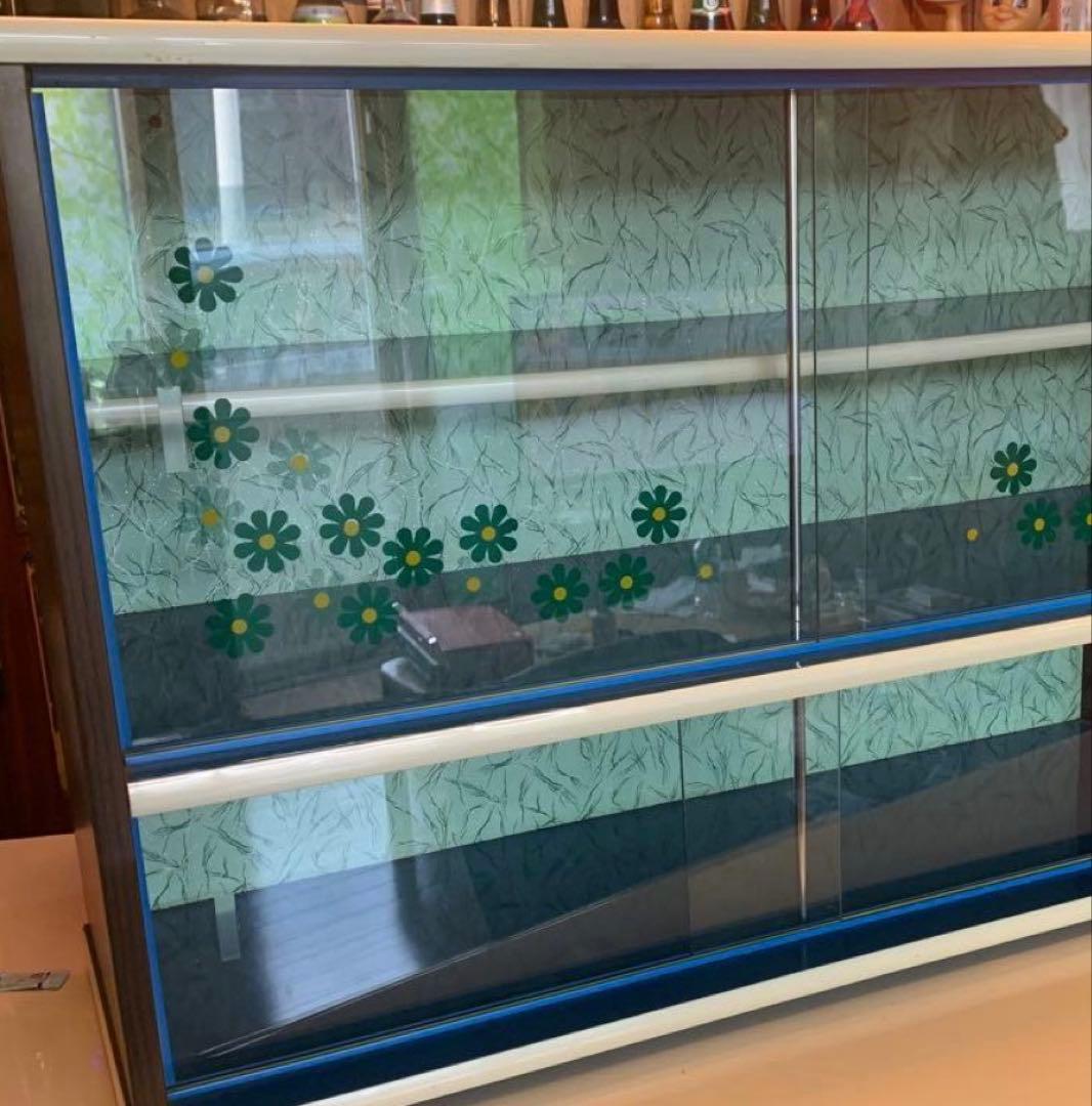 昭和レトロ　ポップな花柄　ガラス棚　二段式　ガラスケース　スペースエイジ　家具