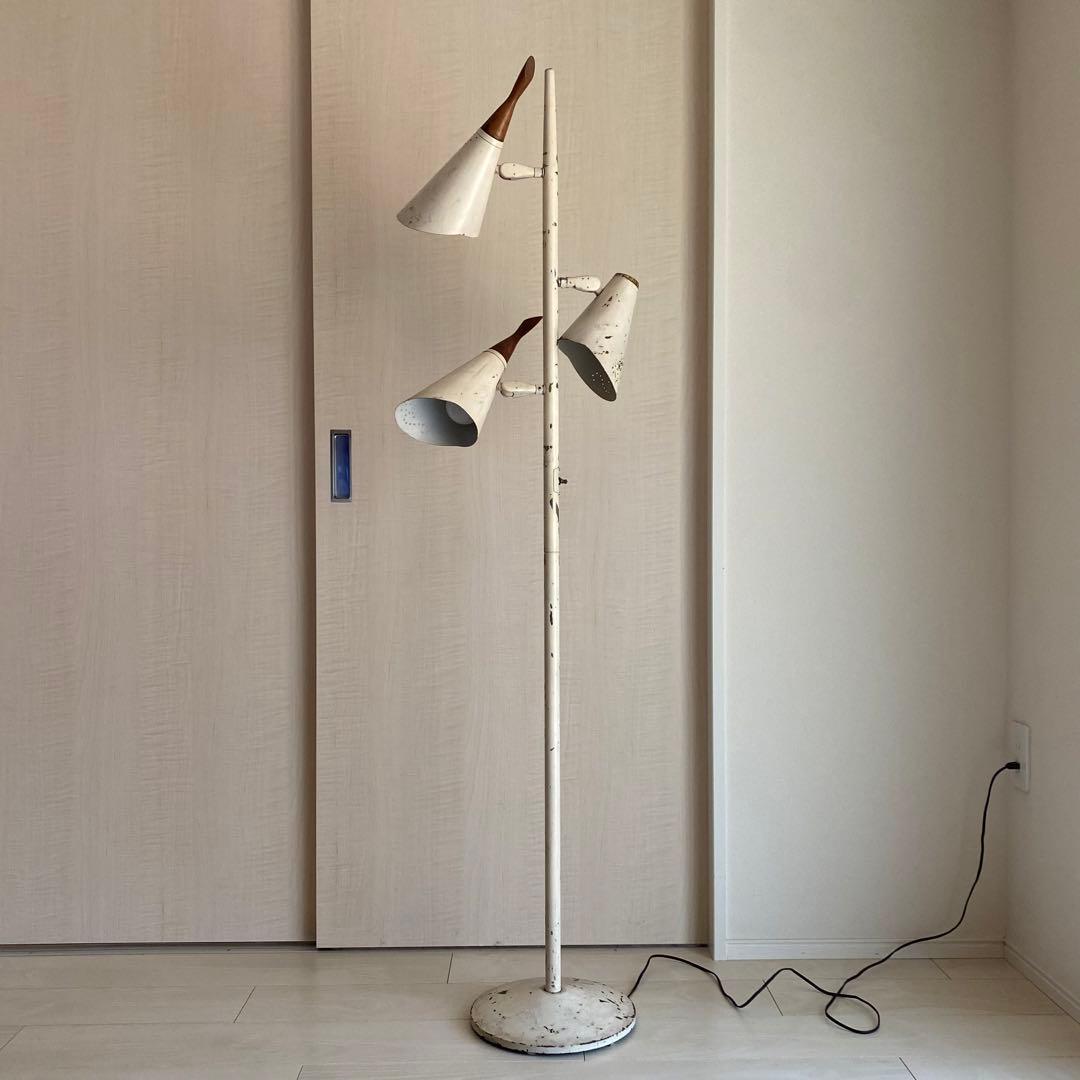 塗装の剥げた古い三連フロアスタンド アンティーク