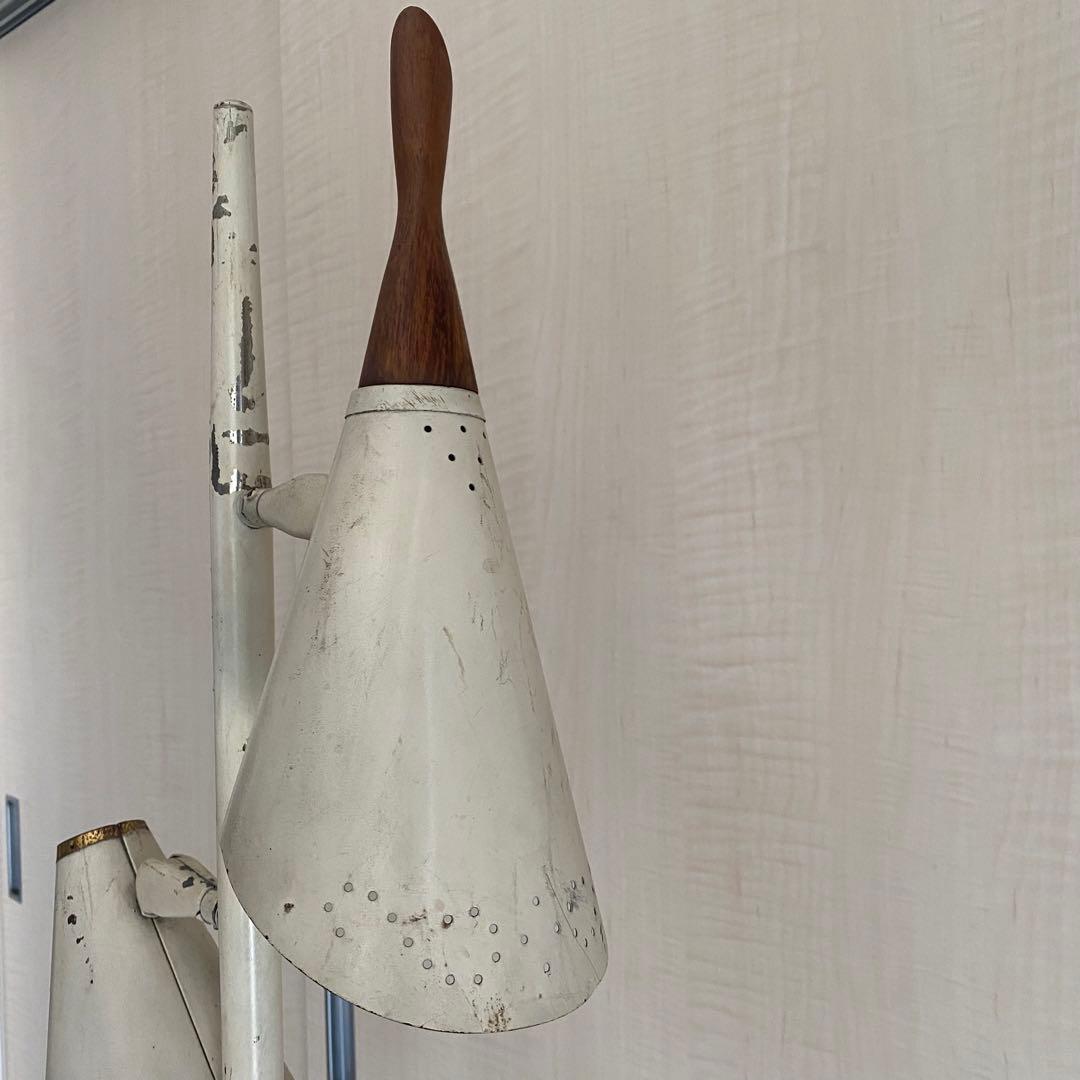 塗装の剥げた古い三連フロアスタンド アンティーク