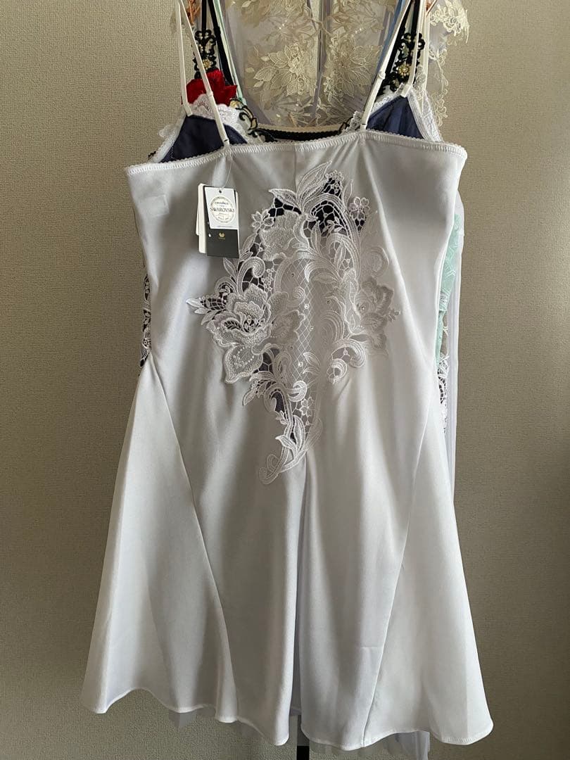 サルート 19G スリップ　M 店舗限定品　バチカン市国　白　WH