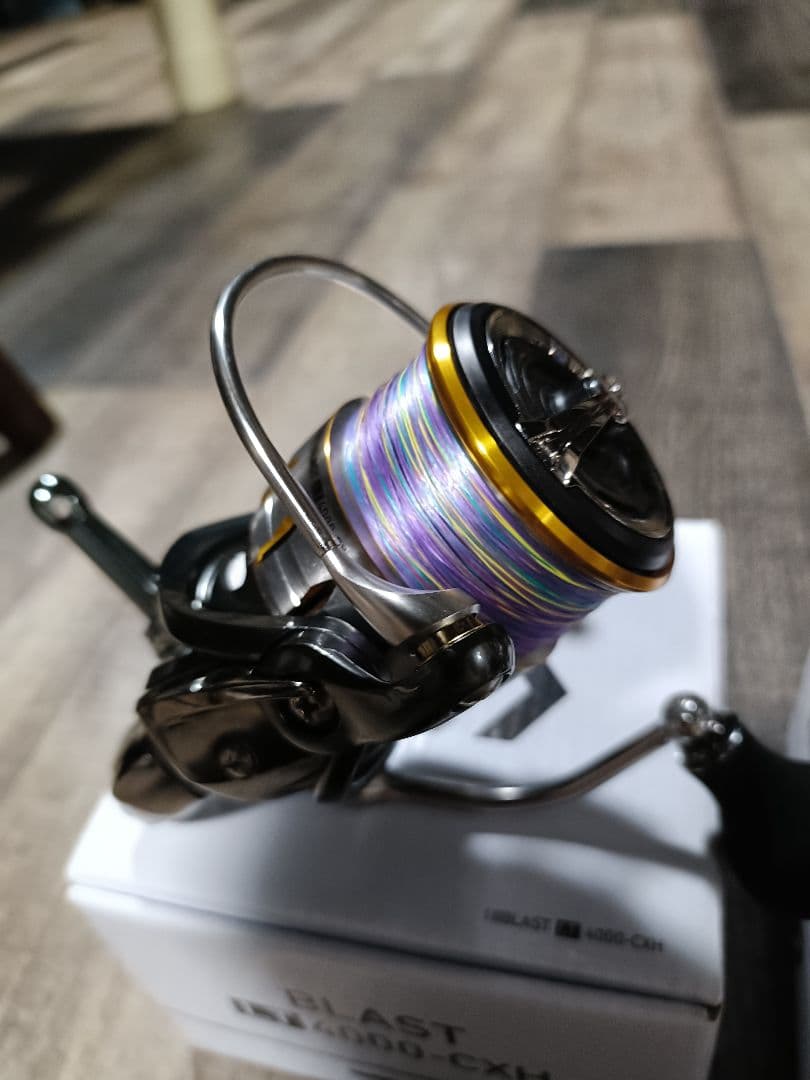 18 ブラスト LT4000-cxh スピニングリール Daiwa