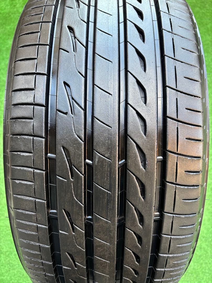 BRIDGESTONE REGNO 235/50R17 96V. 2024年製。