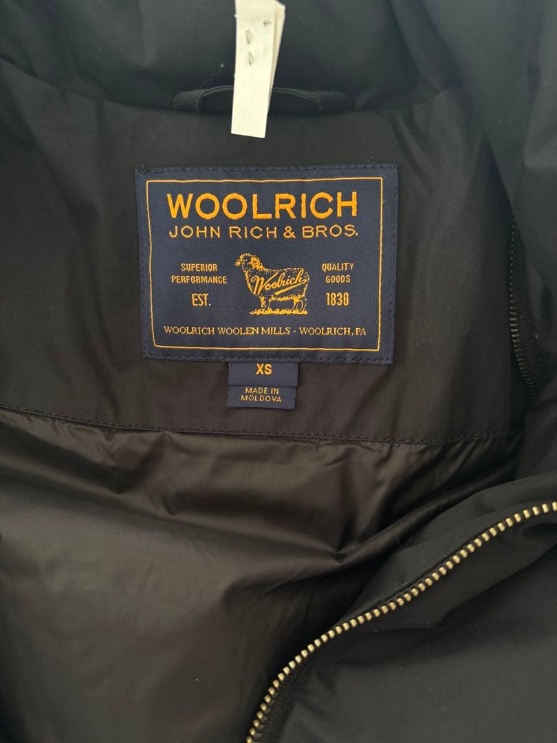 woolrichダウンブラック　クリーニング済
