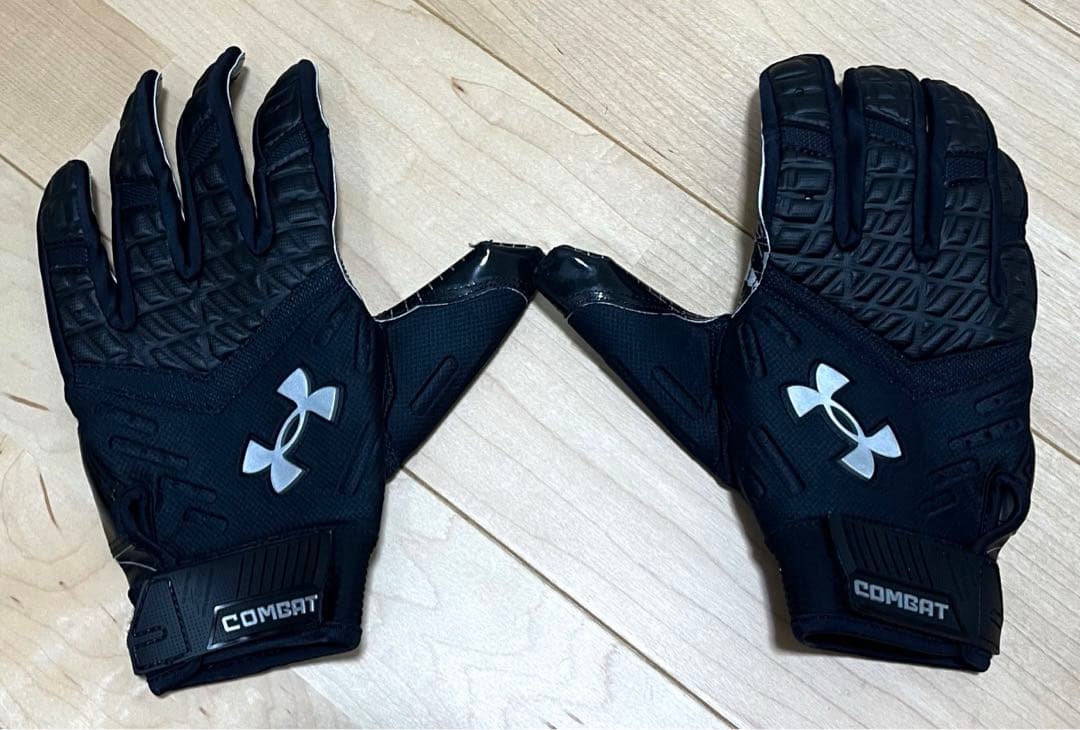【美品】アンダーアーマー COMBAT 6 アメフト グローブ