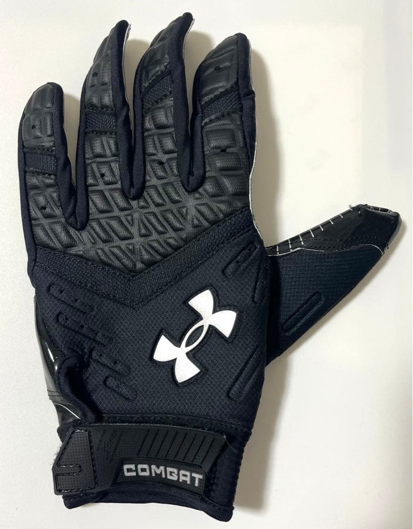 【美品】アンダーアーマー COMBAT 6 アメフト グローブ