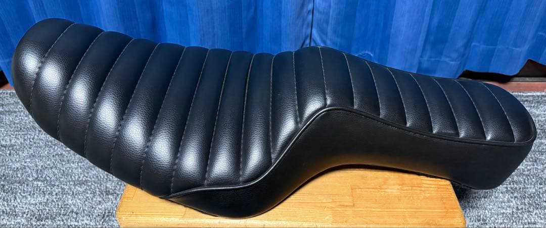 ラクロ ハーレー スポーツスター XL883 タックロールシート