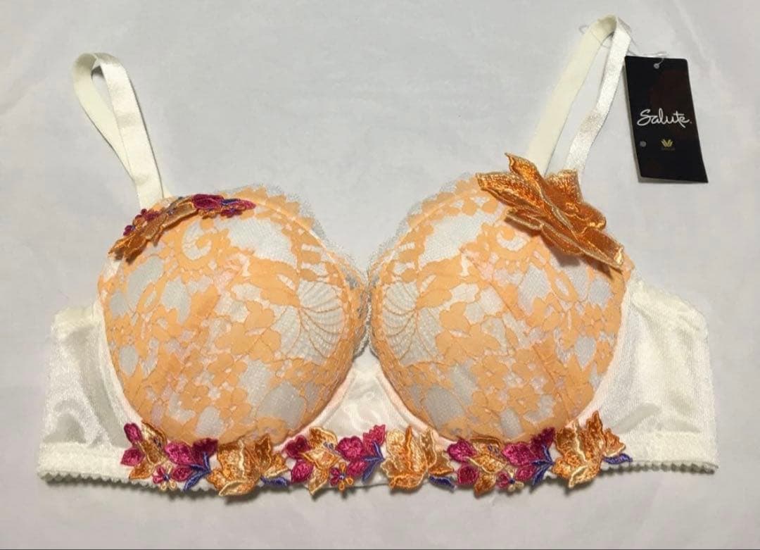 新品　ワコール　サルート 32G ブラジャーD75 ショーツL