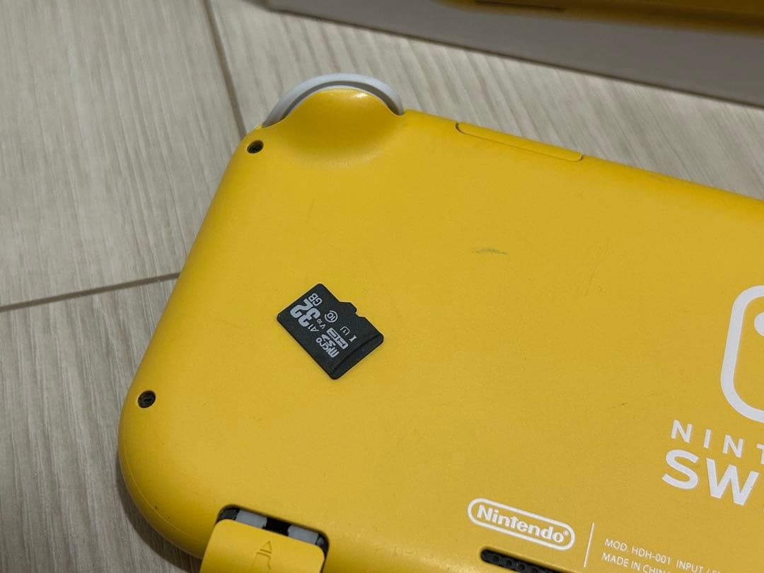 NintendoSwitchLight イエロー