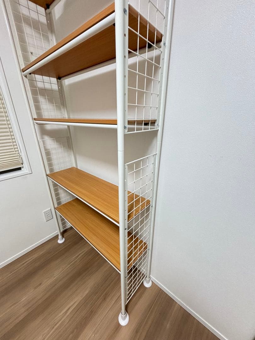 突っ張り棚　棚板可動式