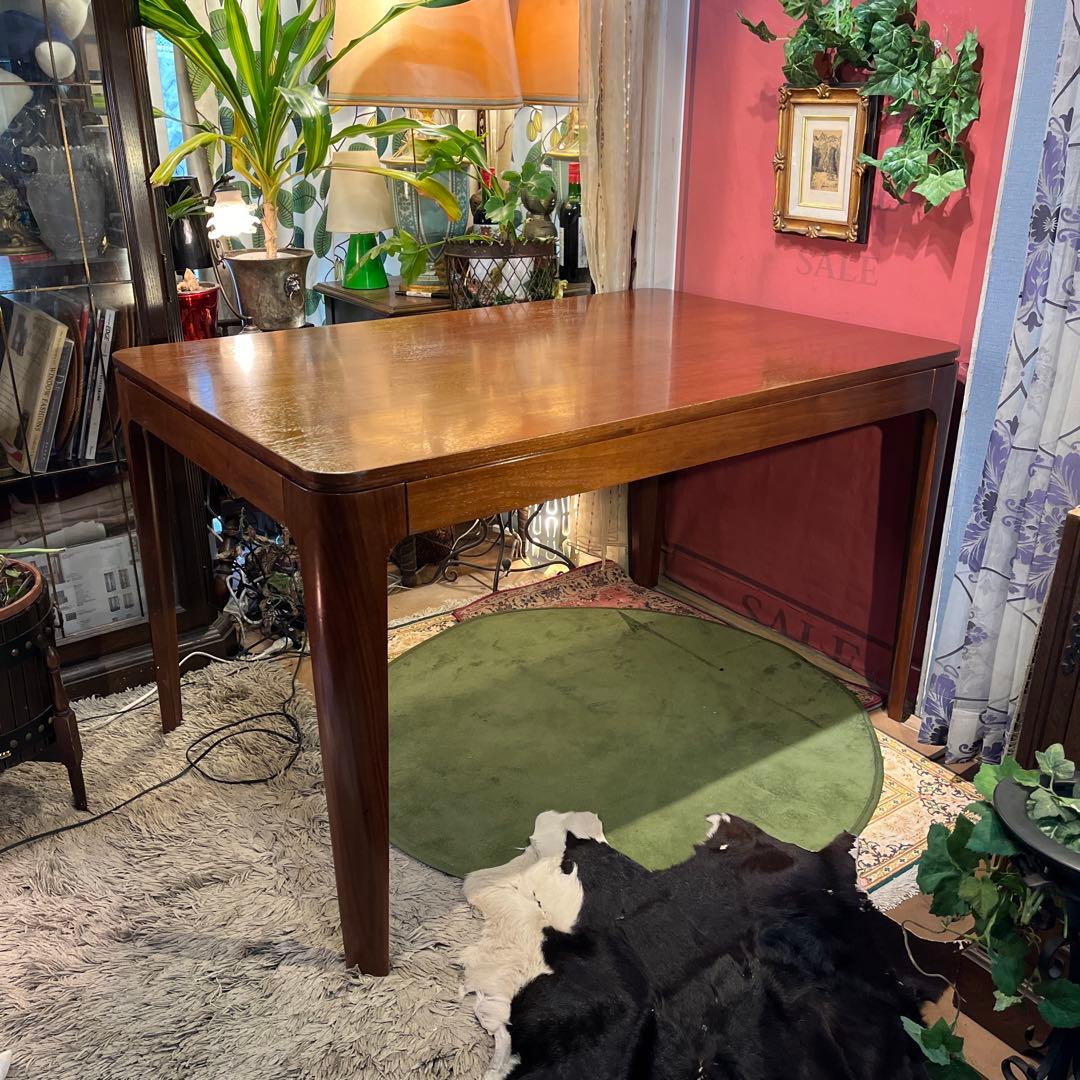 ヴィンテージ IDC OTSUKA ウォールナット材　ダイニングテーブル