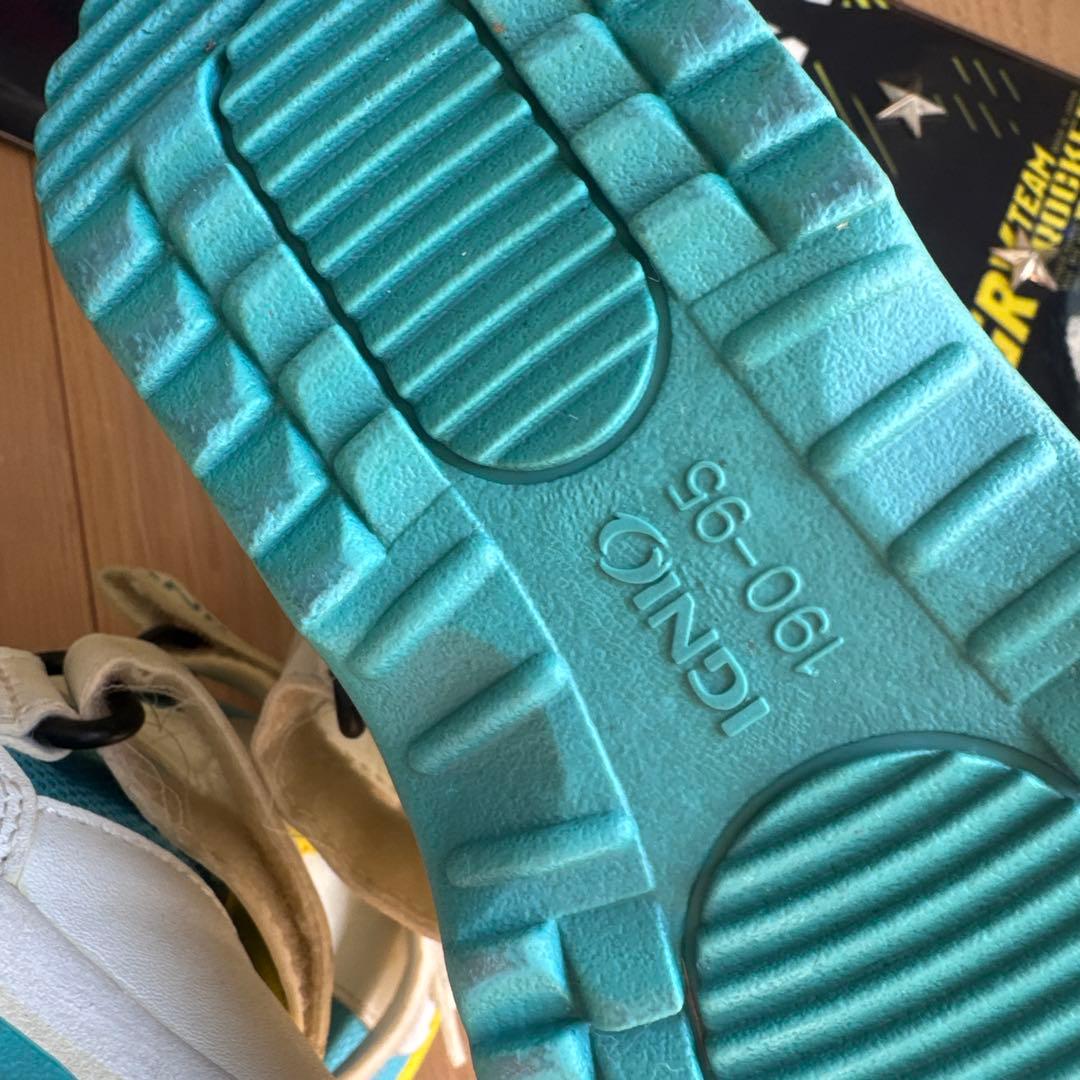 ジャンク品　IGNIO 100センチスノーボード　キッズ2点セット　ブーツおまけ