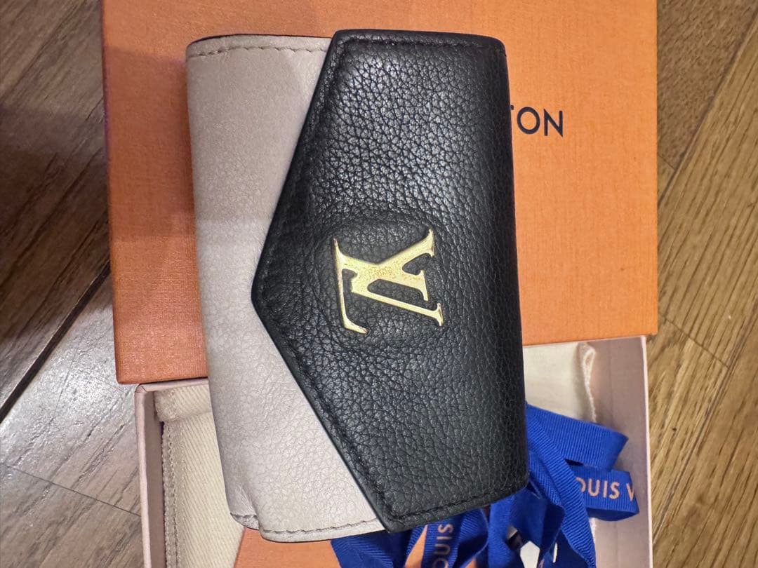 Louis Vuitton 三つ折り財布 黒とベージュ　確実正規品