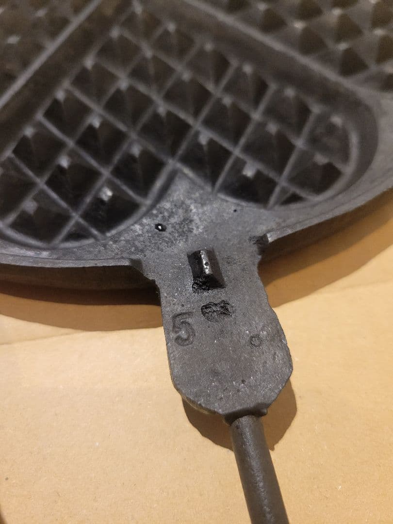 1920年代 スウェーデン 鋳鉄ワッフルメーカー Husqvarna