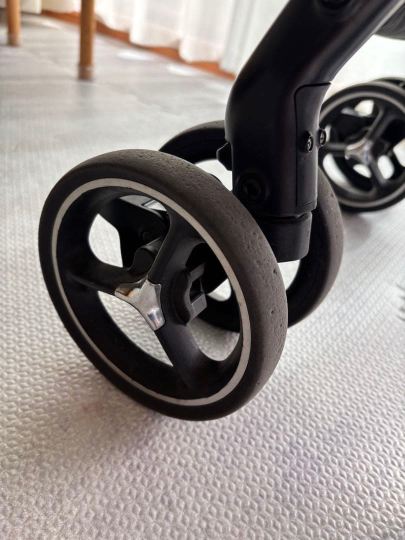 Aprica ラクーナクッションフリープラス　対面可ベビーカー