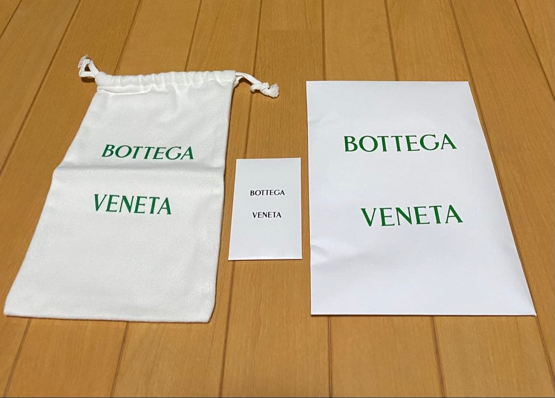 ボッテガ　三つ折り財布