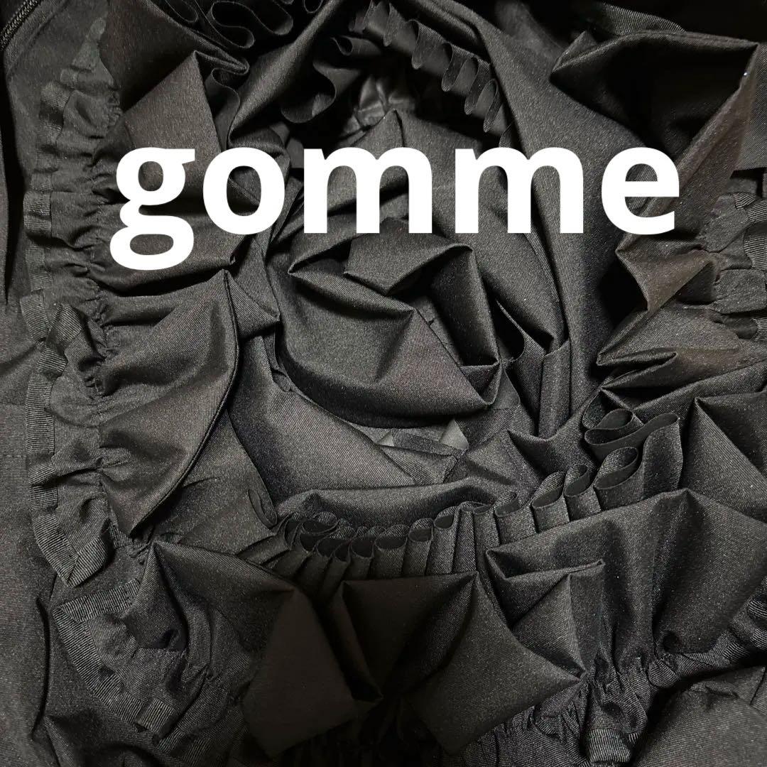 美品！gommeお花のブラックバックパック