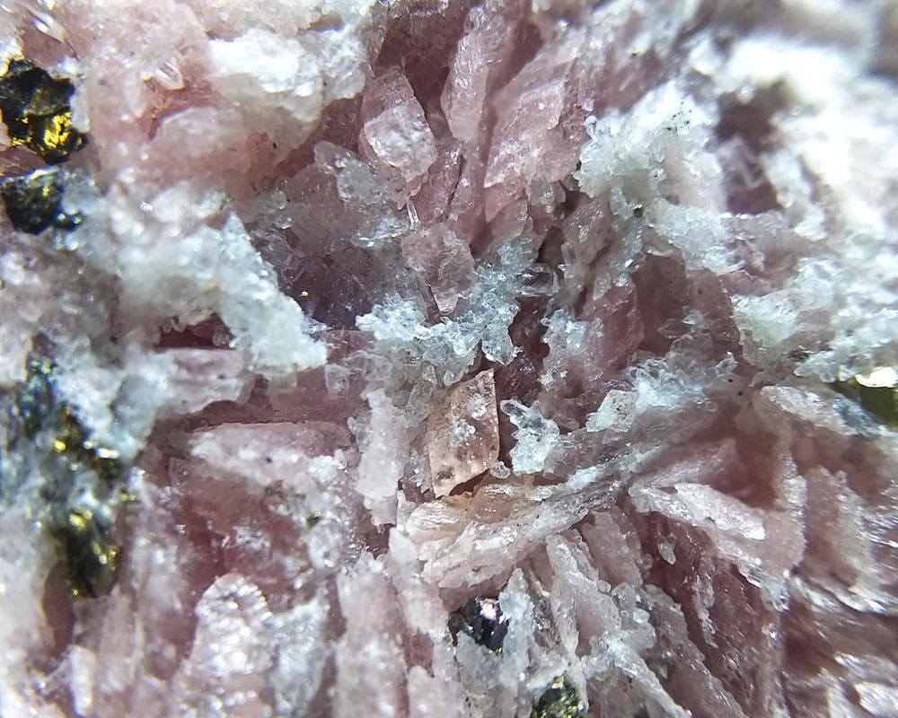 442 ロードクロサイト＆フローライト＆パイライト 標本 原石