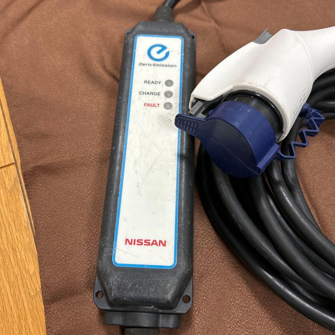 日産リーフ充電ケーブル 29690 3NK5E 2015年製 動作確認OK