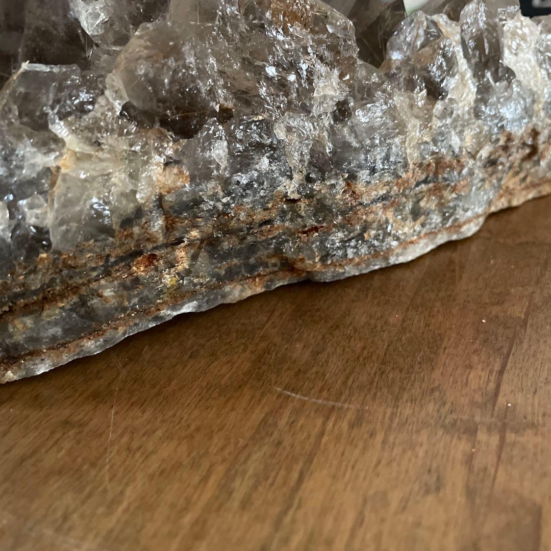 ブラジル産 ルチル入りスモーキークォーツ・クラスター（母岩付き）