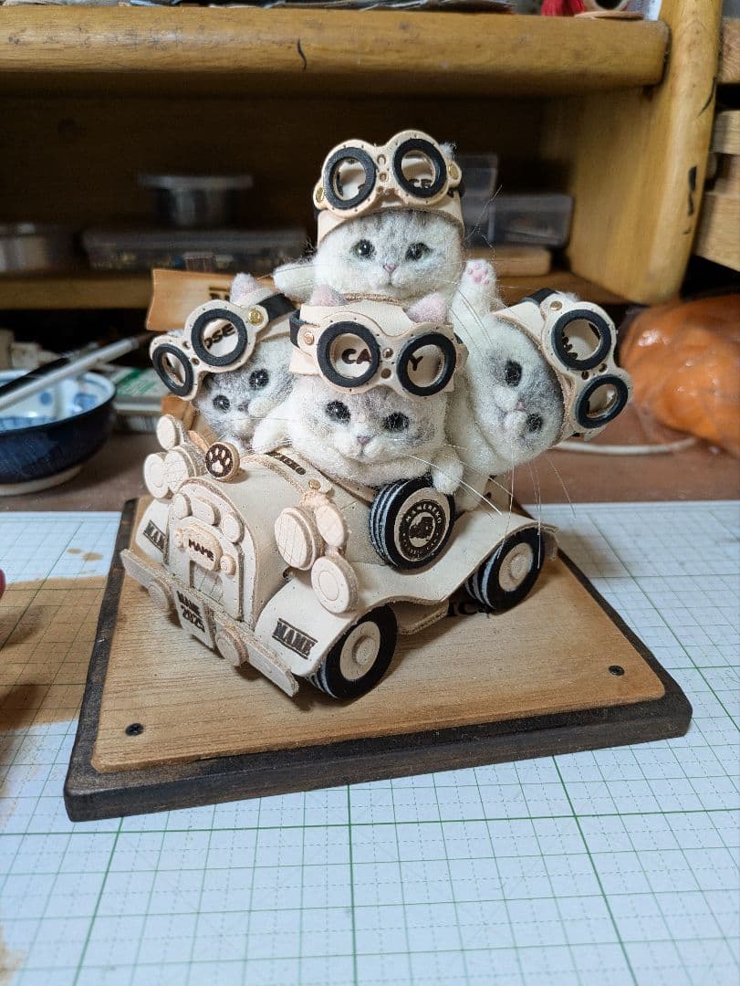 こもちゃんです 豆猫アーティストPECO-LIN