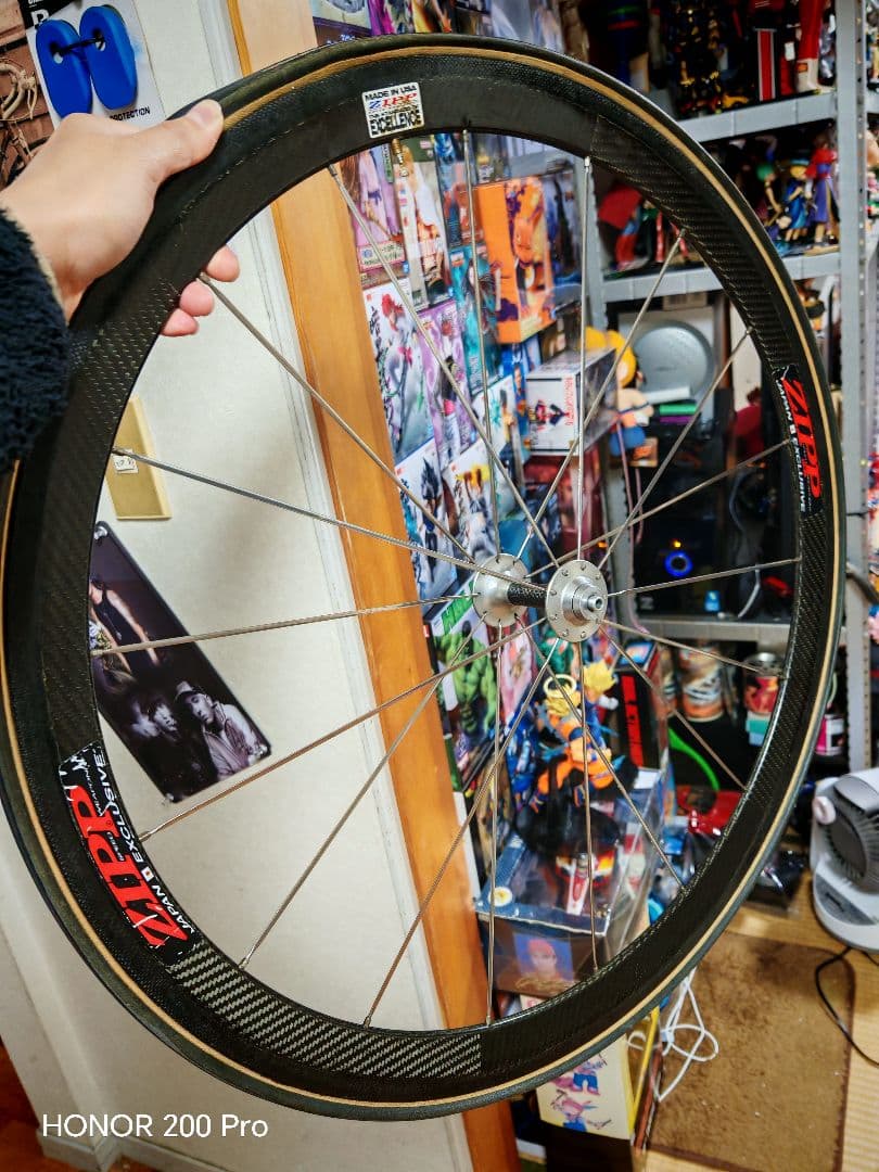 ZIPP カーボンチューブラータイヤホイール 9〜10速の超軽量 フロント&リア