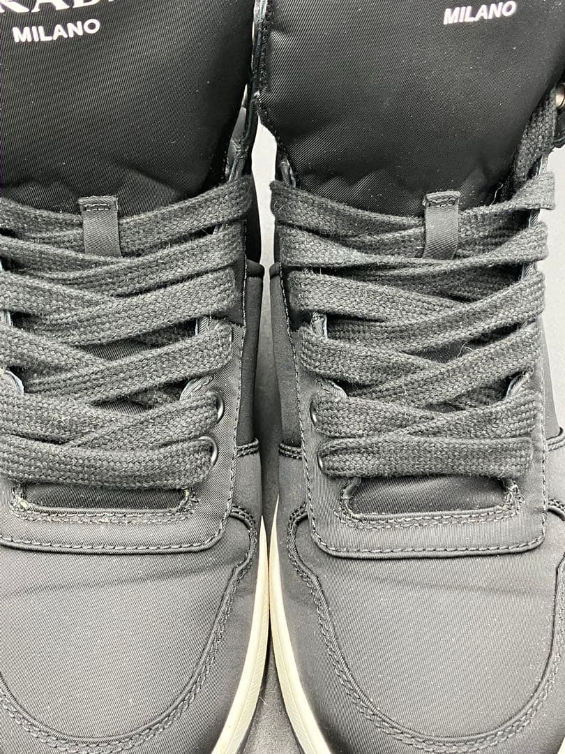 PRADA RE-NYLON ハイカットスニーカー 937 37 BLK