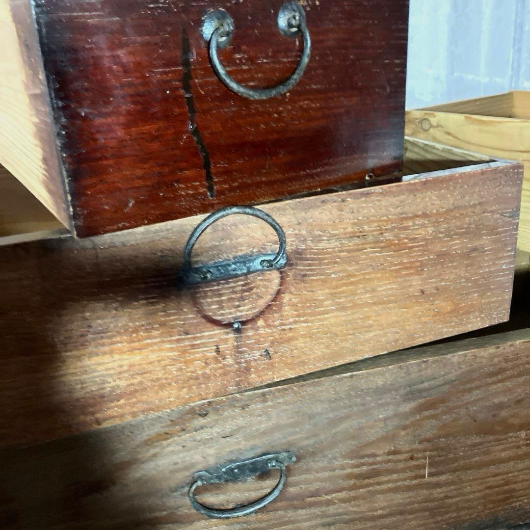 時代箪笥（高７２．５㌢、幅７５．５㌢、奥３８㌢／重２２㌕）