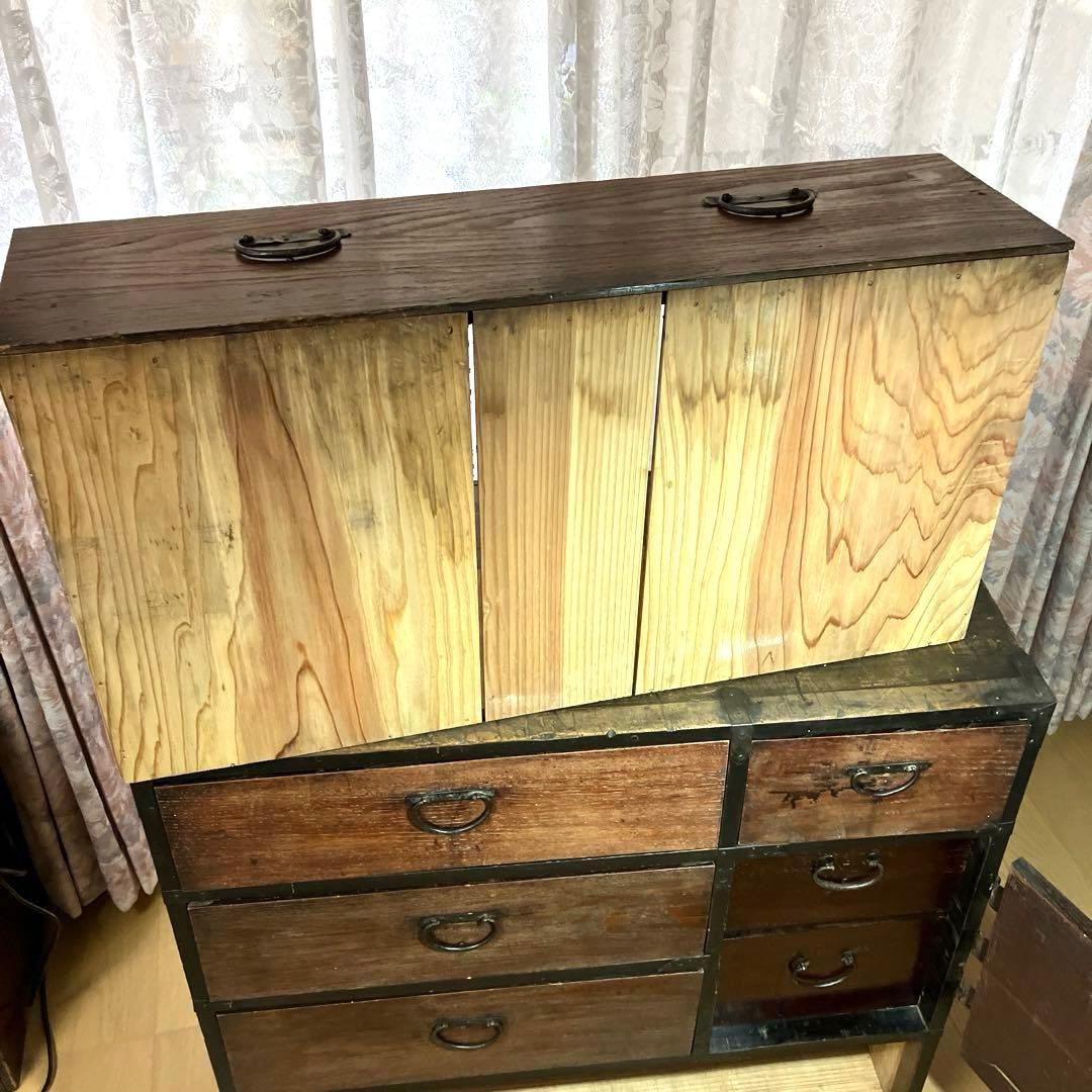 時代箪笥（高７２．５㌢、幅７５．５㌢、奥３８㌢／重２２㌕）