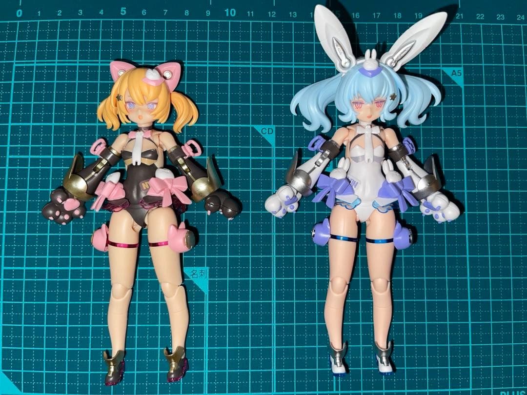 コトブキヤ メガミデバイスPUNI☆MOFU 黒マオ&雪トゥ　組立済みセット