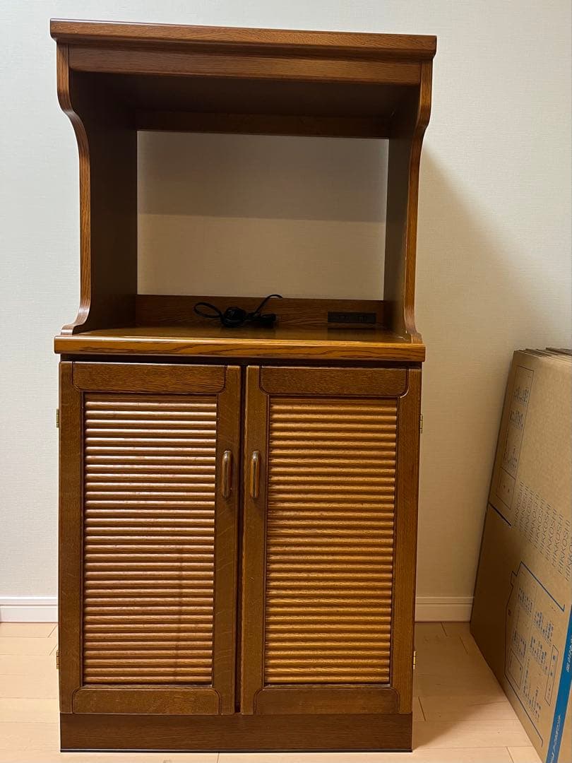 17日まで❗️キッチンラック・キッチンボード★電子レンジ台•炊飯器台・コンセント付