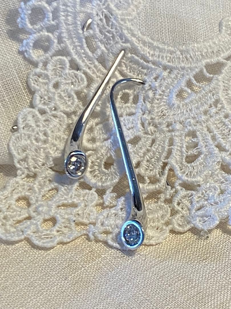   Magicピアス　18Kホワイトゴールド　ダイヤモンド