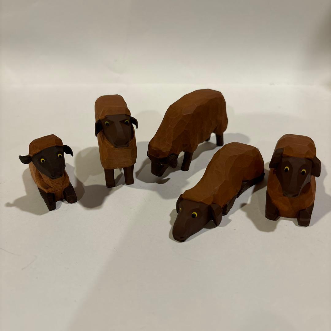 アトリエニキティキ   ドイツ　ハーン社　木彫り人形　茶羊の家族　新品
