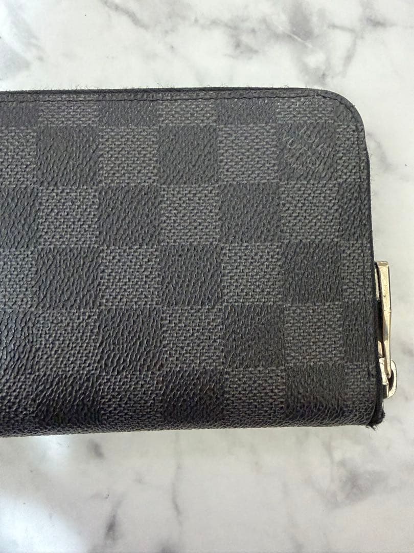 Louis Vuitton ダミエグラフィット　ジッピーウォレットヴェルティカル
