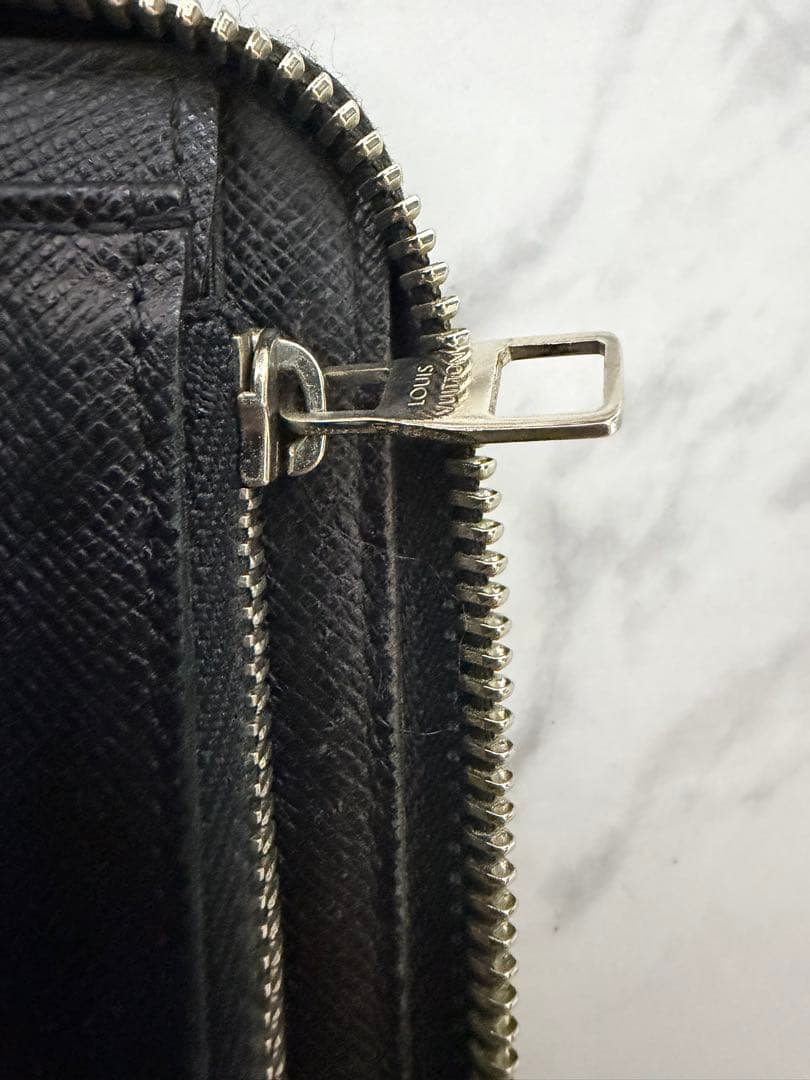 Louis Vuitton ダミエグラフィット　ジッピーウォレットヴェルティカル